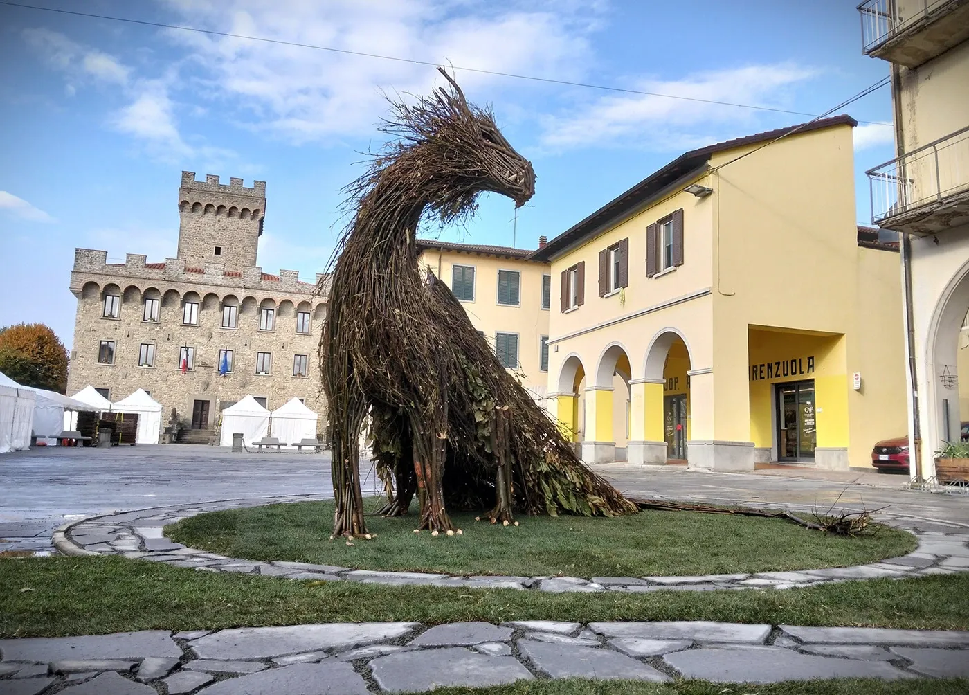 rodolfo liprandi des sculptures danimaux en branches qui semblent sortir de la foret 6 dragon rodolfo liprandi des sculptures danimaux en branches qui semblent sortir de la foret 6 dragon