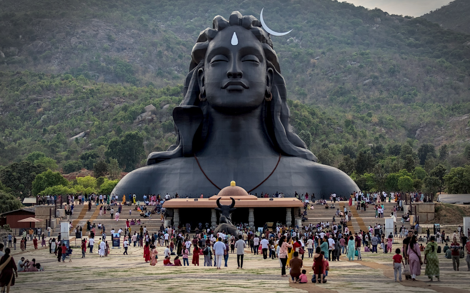 Adiyogi Shiva, le plus grand buste sculpté du monde adiyogi shiva le plus grand buste sculpte du monde 1 Adiyogi Shiva, le plus grand buste sculpté du monde