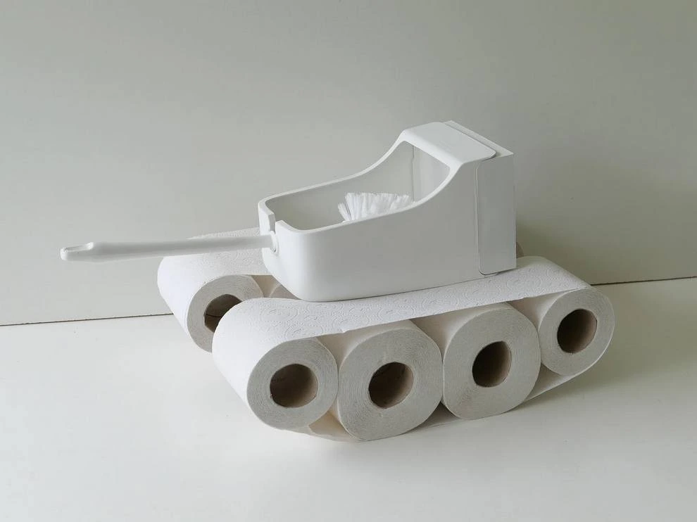 delfino fidel le sculpteur qui transforme les objets du quotidien en satire pop 7 delfino fidel le sculpteur qui transforme les objets du quotidien en satire pop 7