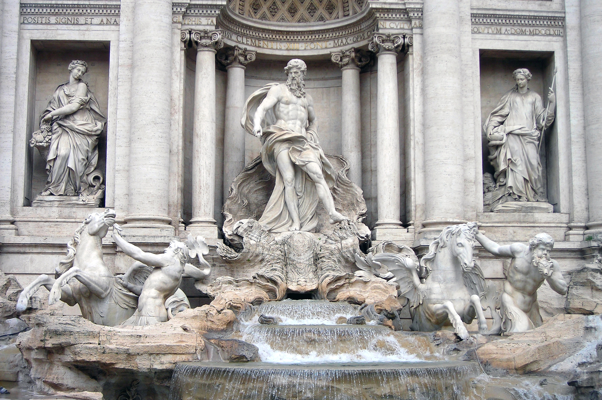 la fontaine de trevi devient payante rome fait desormais payer lacces au plus pres de son monument star 7 la fontaine de trevi devient payante rome fait desormais payer lacces au plus pres de son monument star 7