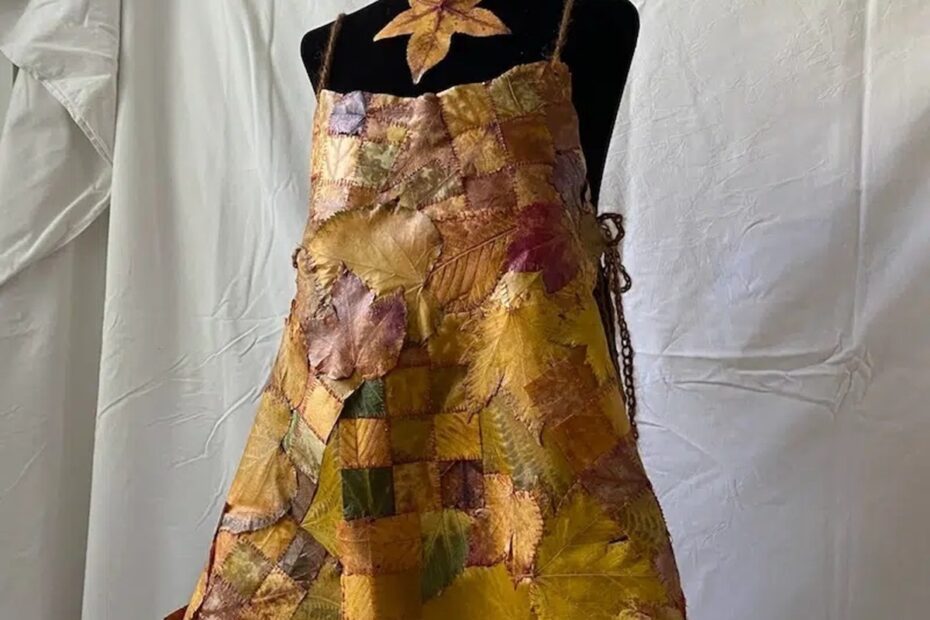 Amanda Meyer et sa robe en feuilles cousue main, quand l’automne devient haute couture amanda meyer et sa robe en feuilles cousue main quand lautomne devient haute couture 1 amanda meyer et sa robe en feuilles cousue main quand lautomne devient haute couture 1