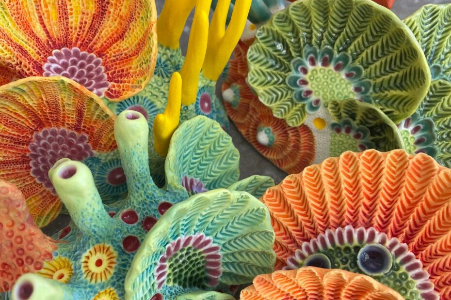 les creatures marines en ceramique de lisa stevens un recif fige dans le temps 1