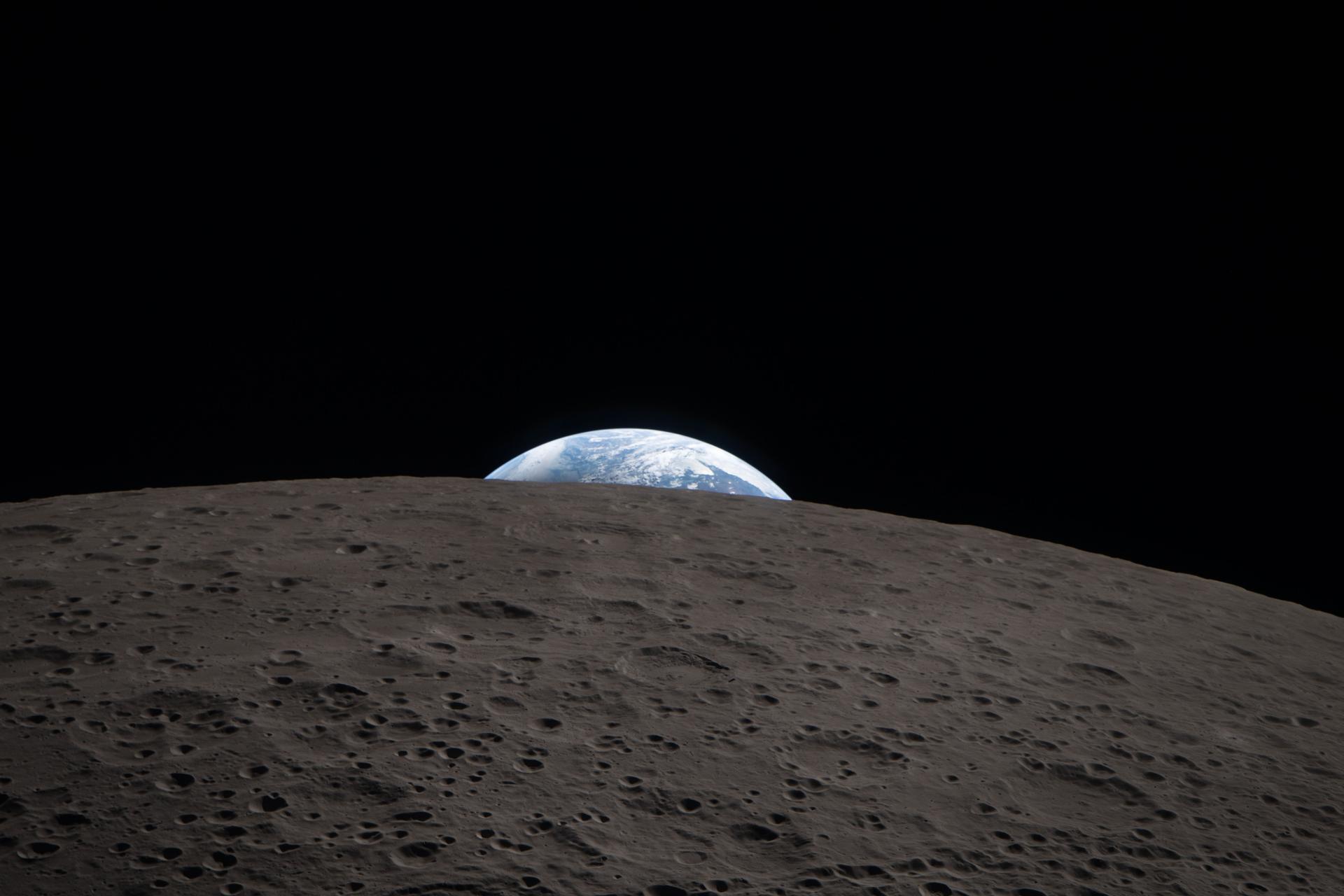 les images dartemis ii devoilent un survol lunaire spectaculaire et tres scientifique 1 earthrise les images dartemis ii devoilent un survol lunaire spectaculaire et tres scientifique 1 earthrise