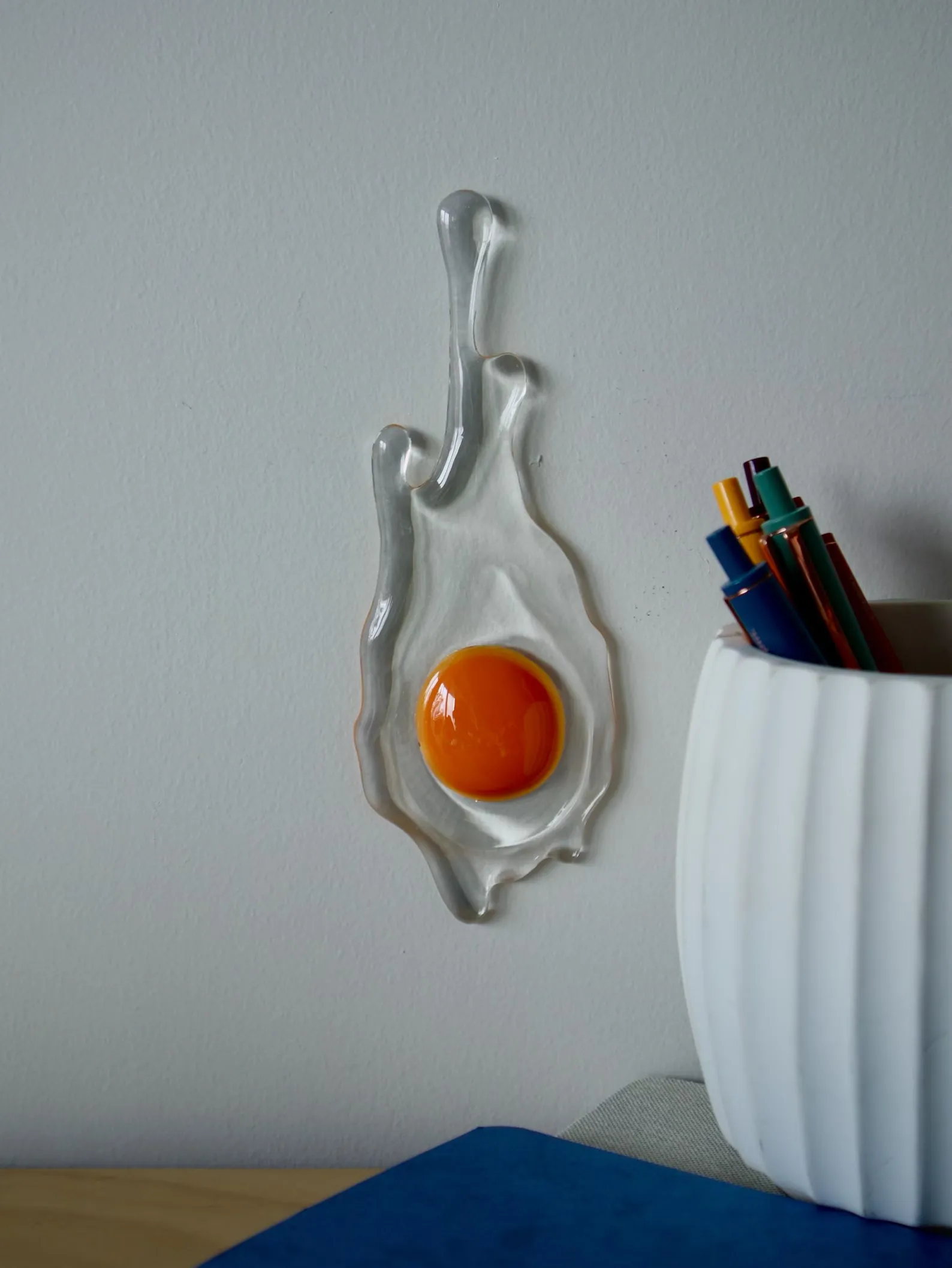 erika s rhinelander cree des sculptures doeufs au plat plus vraies que nature 4 erika s rhinelander cree des sculptures doeufs au plat plus vraies que nature 4