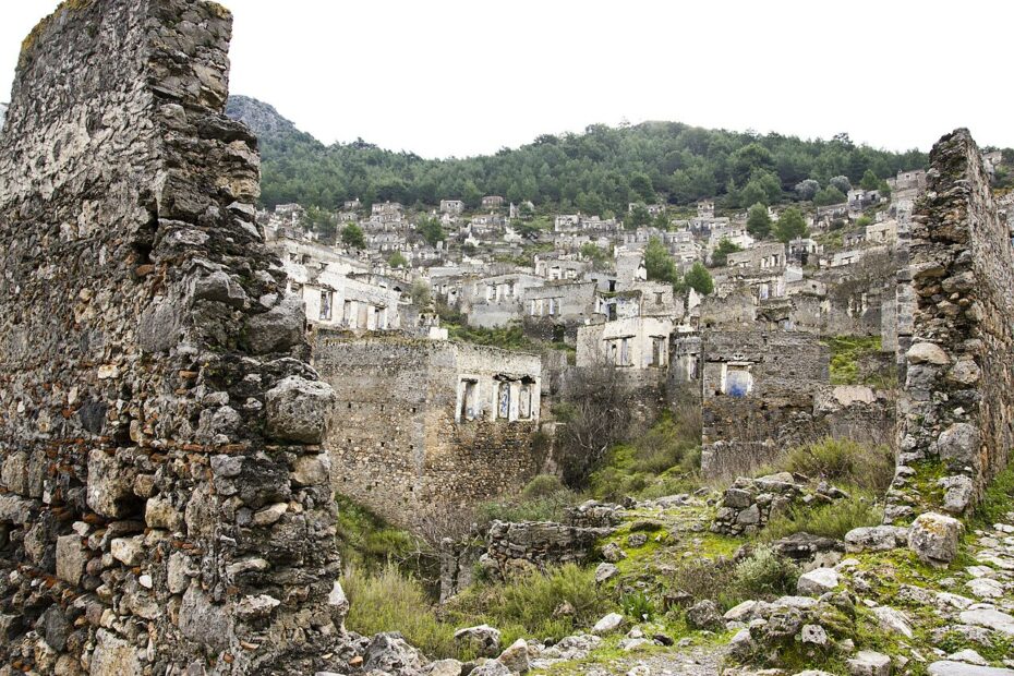 Kayaköy, le village fantôme de Turquie vidé par l’histoire kayakoy le village fantome de turquie vide par lhistoire 1 kayakoy le village fantome de turquie vide par lhistoire 1