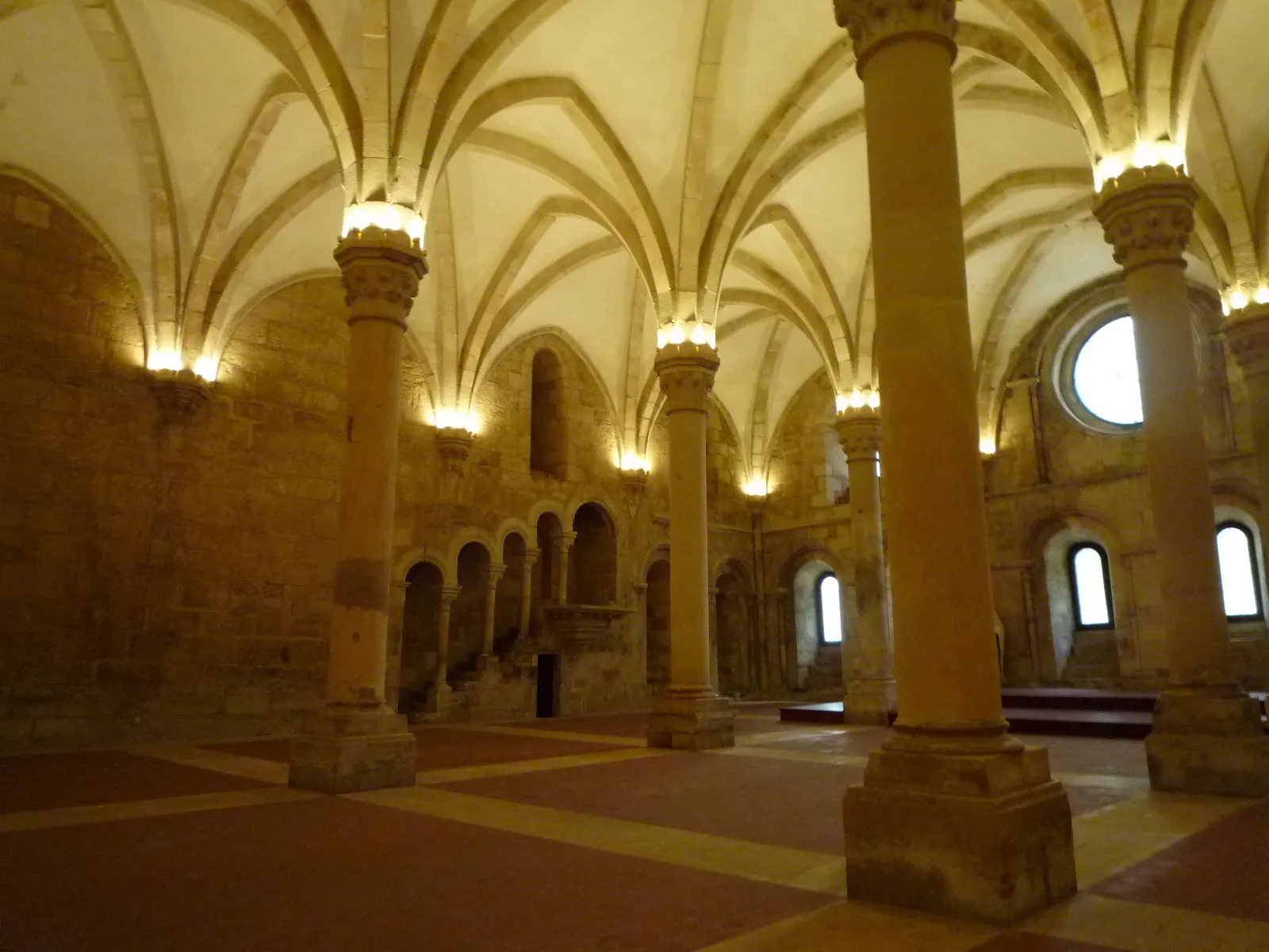 la mysterieuse porte anti gourmandise du monastere d alcobaca au portugal 5 Réfectoire du monastere d alcobaca