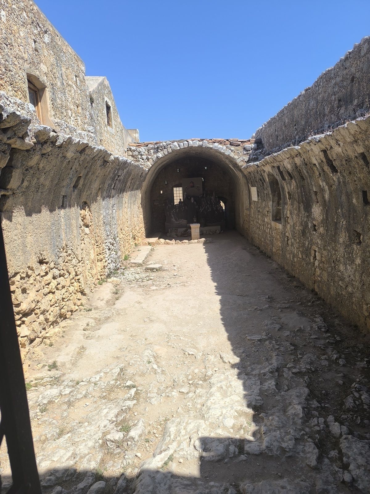 le monastere d arkadi le sanctuaire cretois ou la liberte sest ecrite dans la poudre 5 La poudrière du monastère d'Arkadi