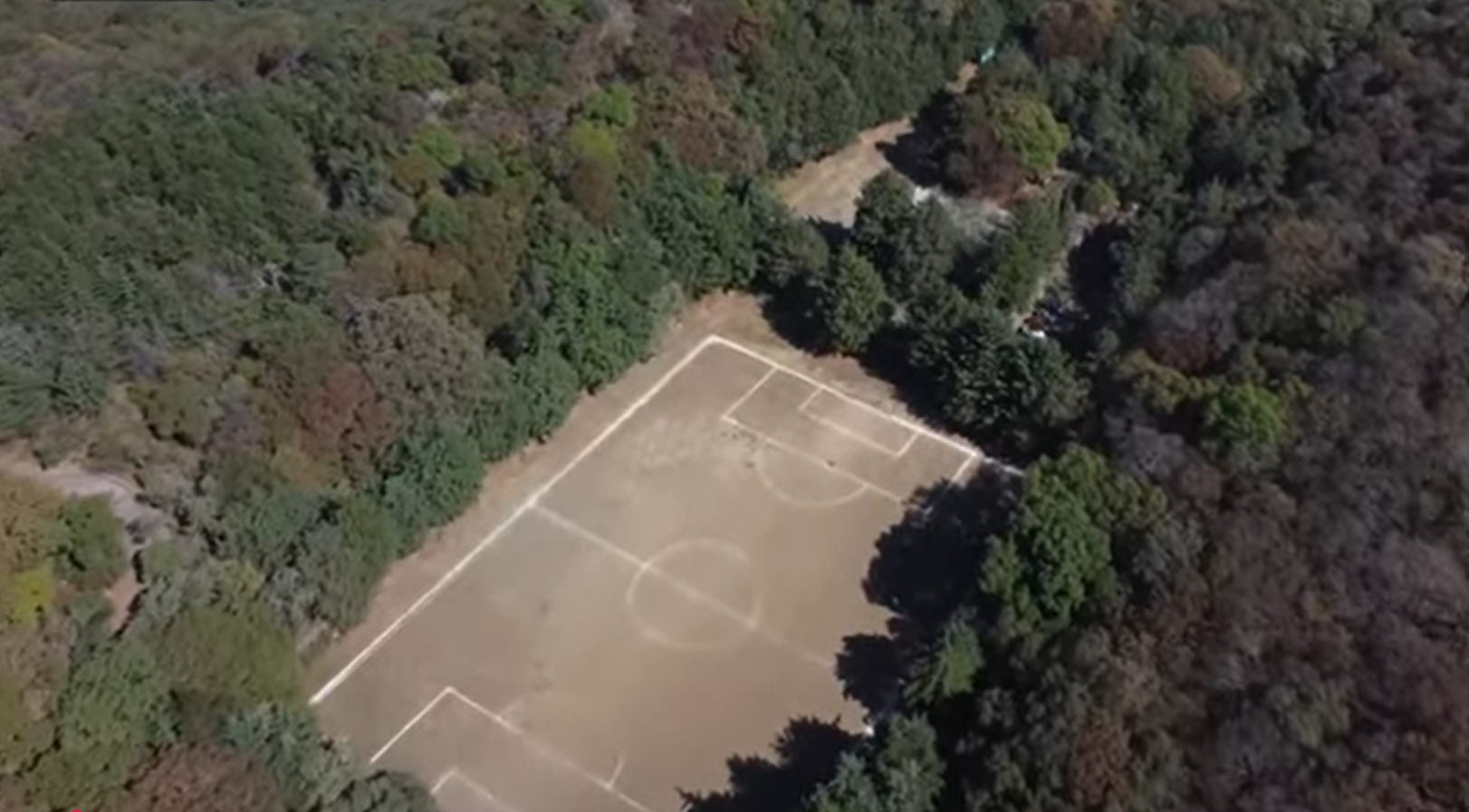 au mexique un terrain de football dans un volcan eteint au mexique un terrain de football dans un volcan eteint
