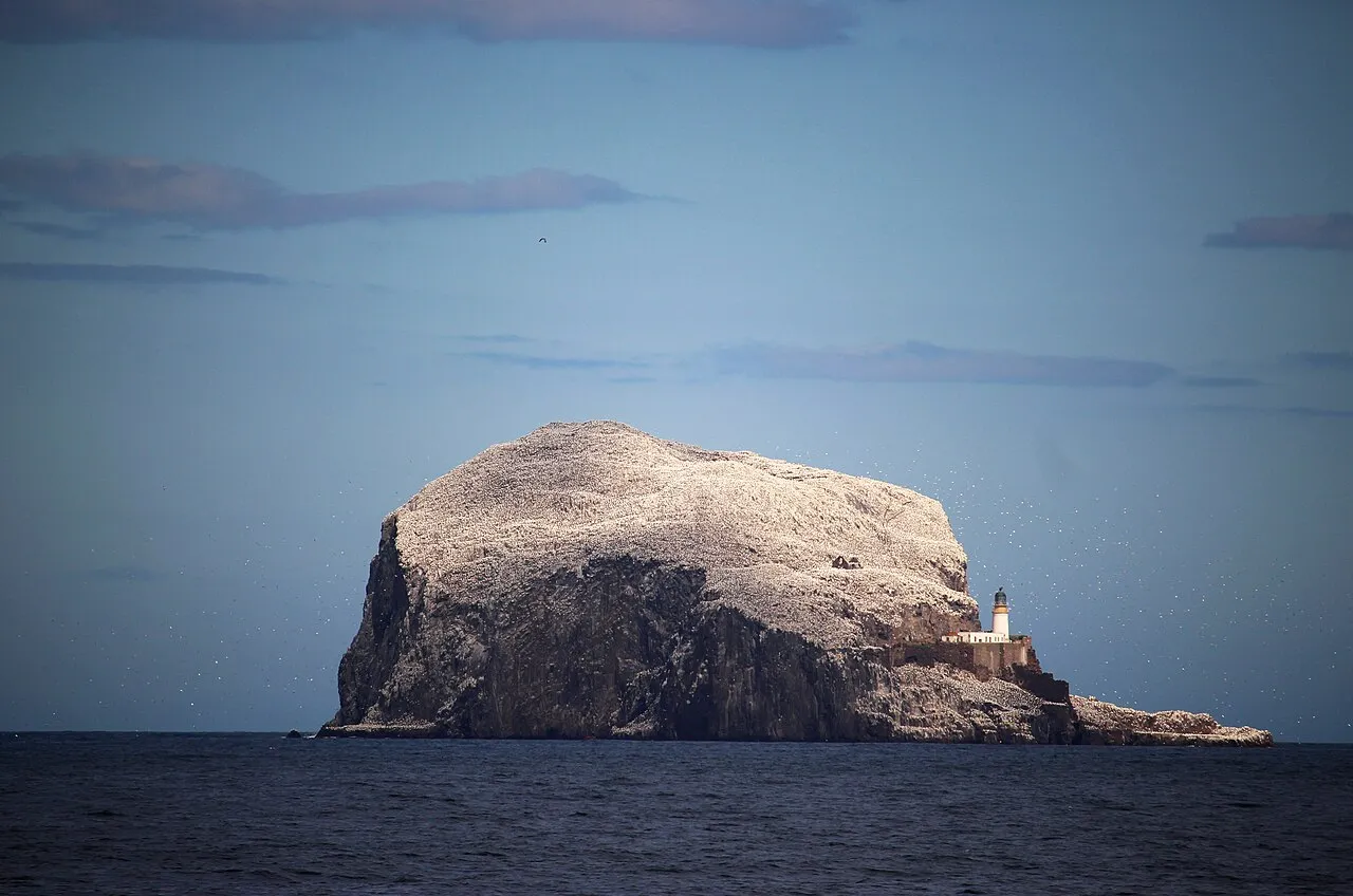 bass rock lancienne prison ecossaise presque imprenable conquise de linterieur 2 bass rock lancienne prison ecossaise presque imprenable conquise de linterieur 2