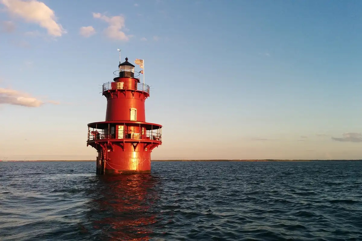 un phare a vendre au milieu de la baie de chesapeake 1 un phare a vendre au milieu de la baie de chesapeake 1