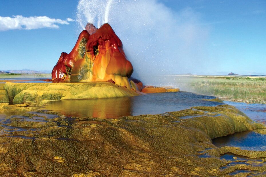 Fly Geyser : le geyser multicolore né d’un forage raté dans le Nevada le fly geyser merveille accidentelle du nevada 1 le fly geyser merveille accidentelle du nevada 1