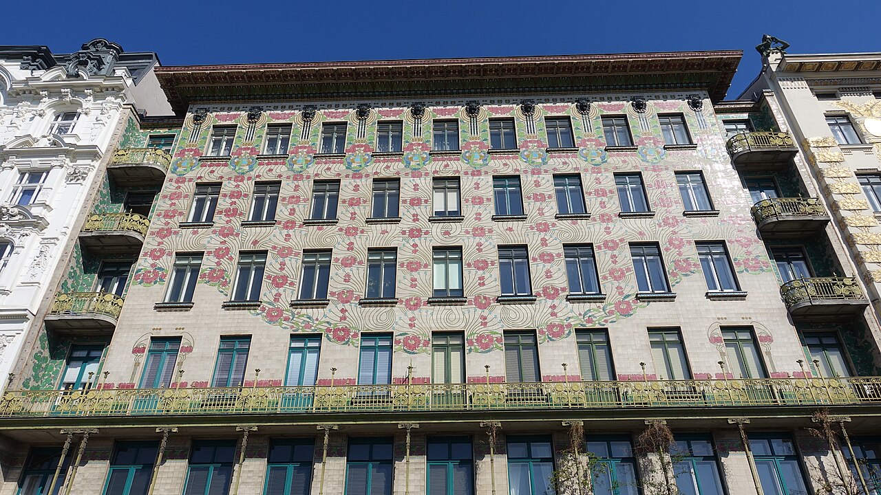 façade fleurie de la Majolikahaus d’Otto Wagner à Vienne en Autriche façade fleurie de la Majolikahaus d’Otto Wagner à Vienne en Autriche