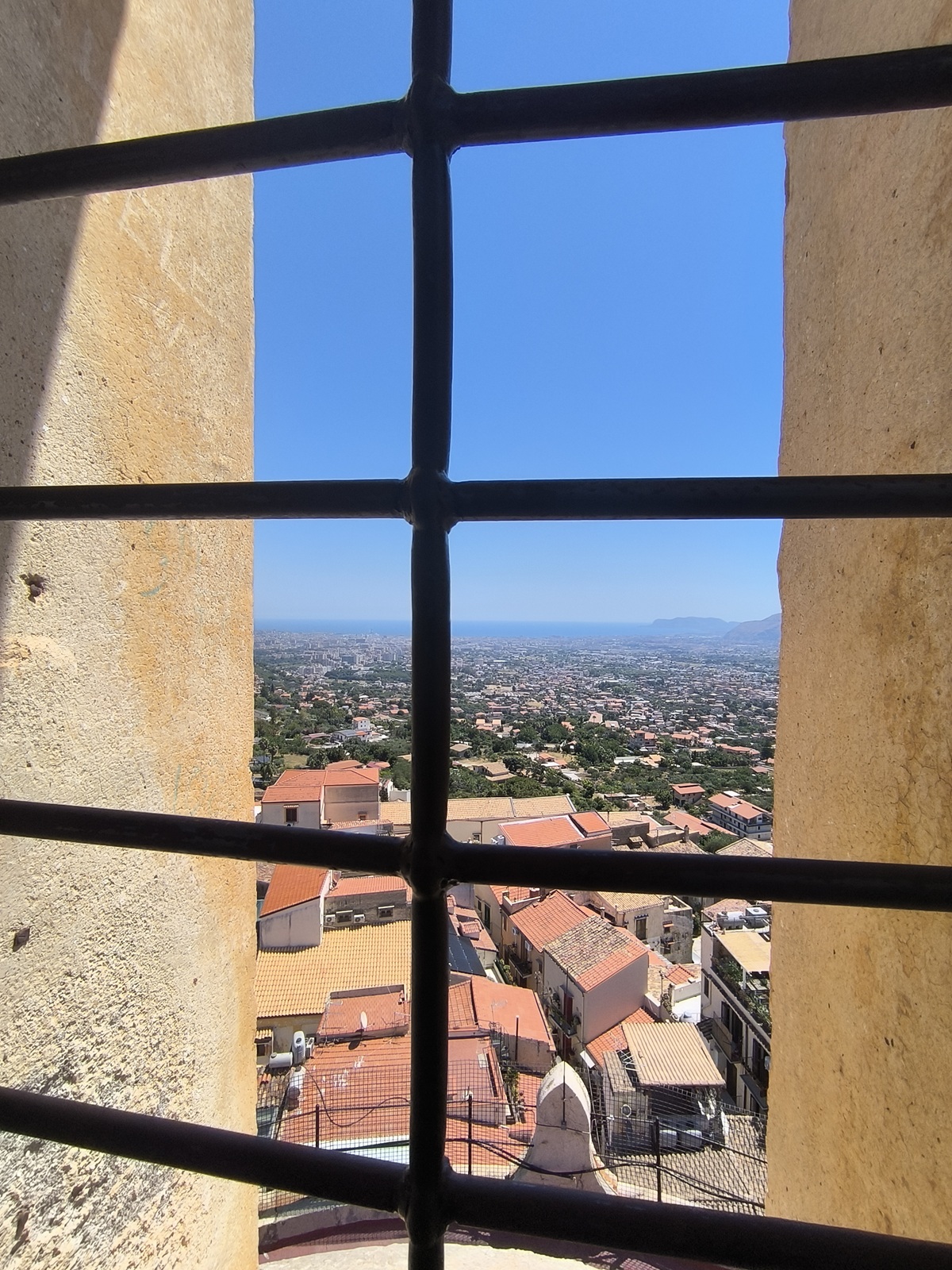 vue sur Monreale Palerme et la Conca d’Oro depuis les toits de la cathédrale vue sur Monreale Palerme et la Conca d’Oro depuis les toits de la cathédrale