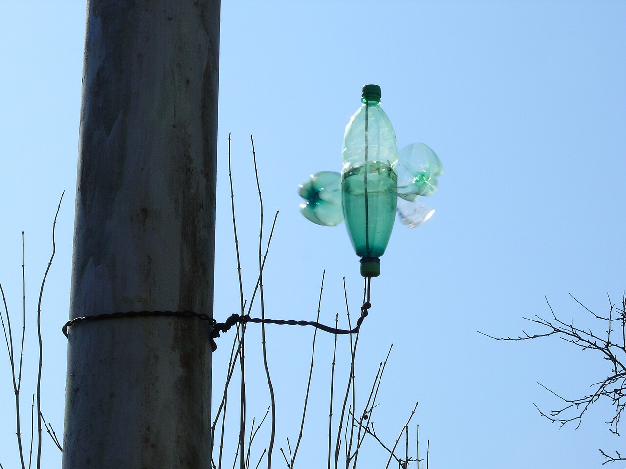 anémomètre artisanal fabriqué avec une bouteille en plastique anémomètre artisanal fabriqué avec une bouteille en plastique