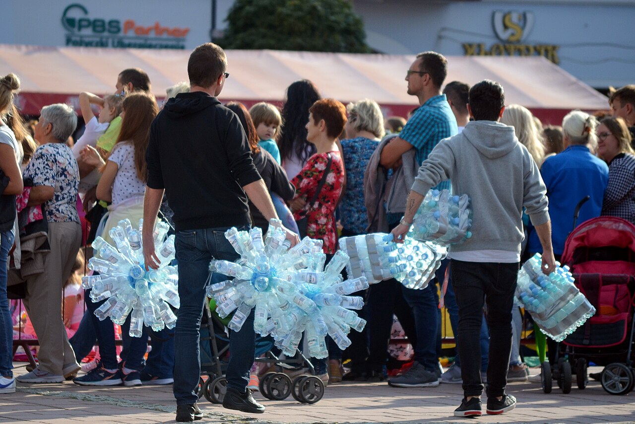 idées de décorations réalisées avec des bouteilles en plastique récupérées idées de décorations réalisées avec des bouteilles en plastique récupérées