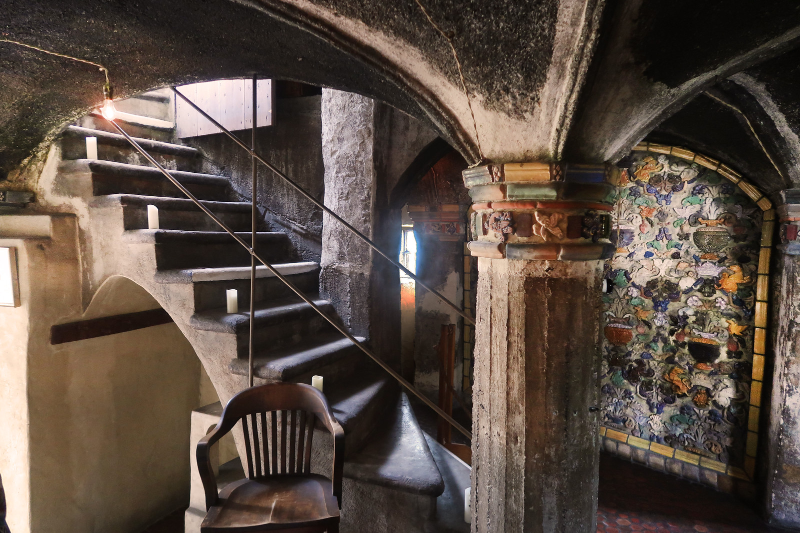 Escalier intérieur de Fonthill Castle et carreaux de céramique escalier intérieur de Fonthill Castle décoré de carreaux de céramique