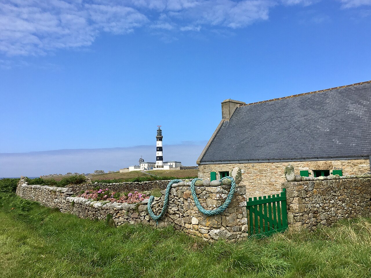 phare creach ouessant alix choma bex Phare du Créac’h à Ouessant avec ses bandes noires et blanches