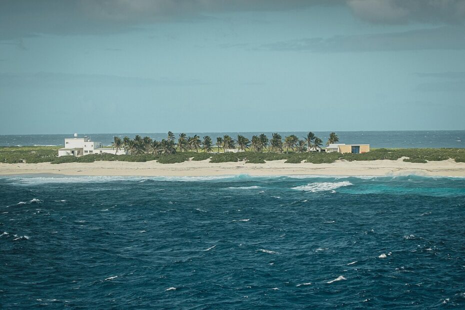 Tromelin : les esclaves oubliés qui ont survécu 15 ans sur un îlot de 1 km² ile tromelin ocean indien Île Tromelin vue depuis la mer dans l’océan Indien