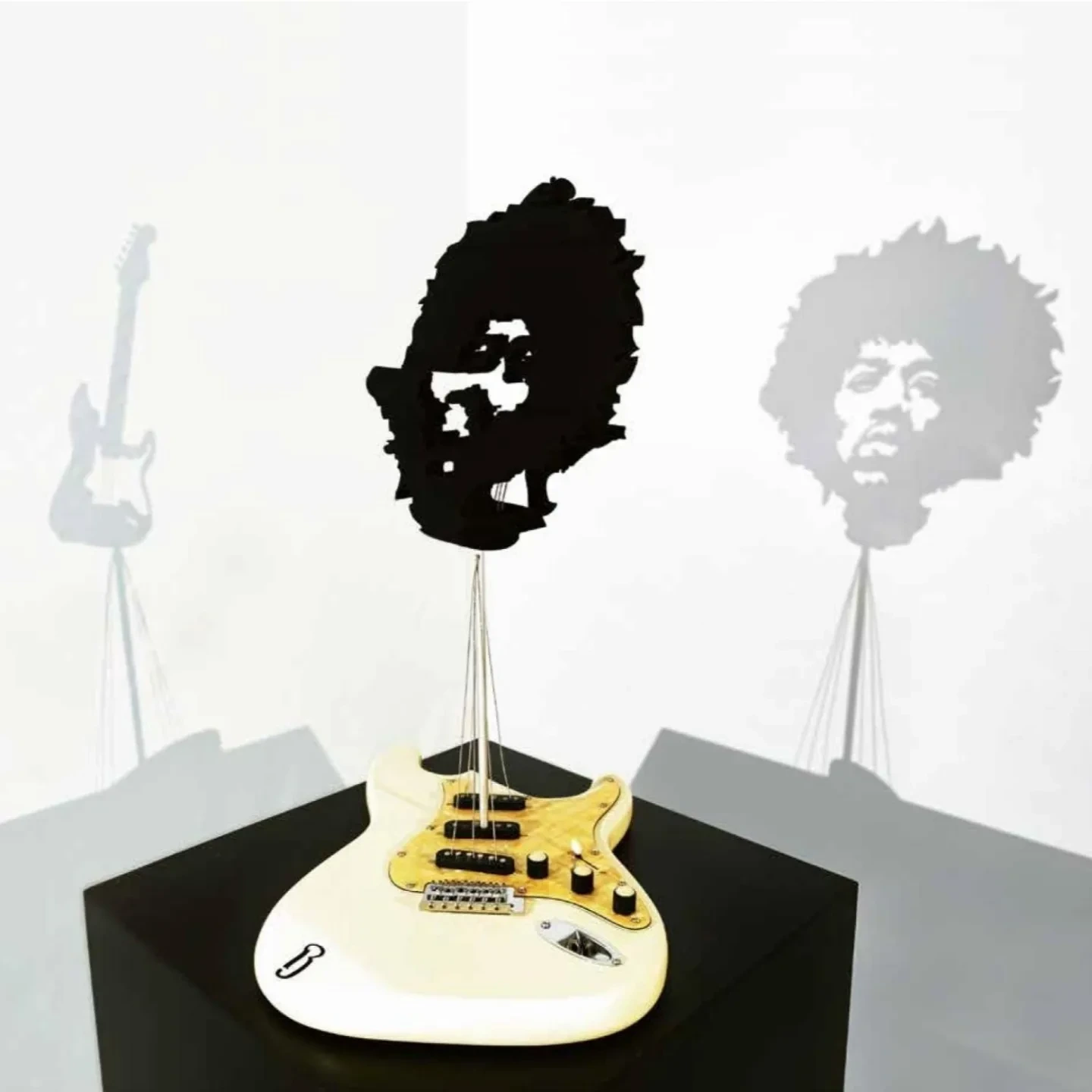 Hendrix face A, sculpture anamorphique de Morpho Hendrix face A, sculpture anamorphique de Morpho
