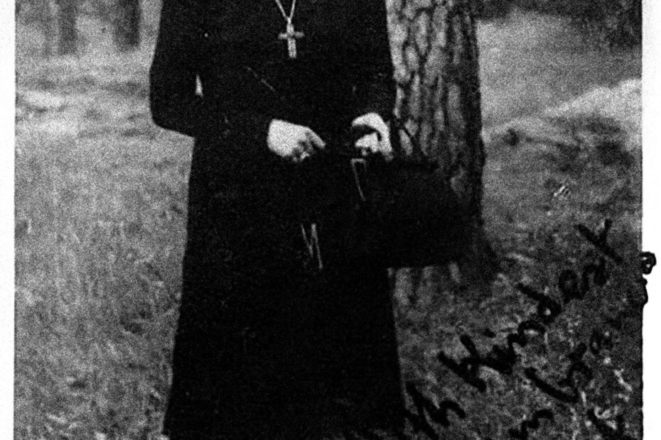 Portrait de Margery Booth, cantatrice britannique et espionne pendant la Seconde Guerre mondiale