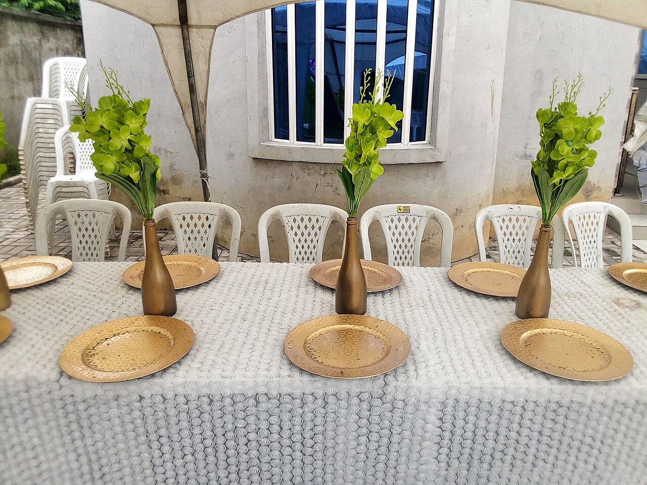 bouteille en plastique recyclée utilisée comme vase décoratif bouteille en plastique recyclée utilisée comme vase décoratif